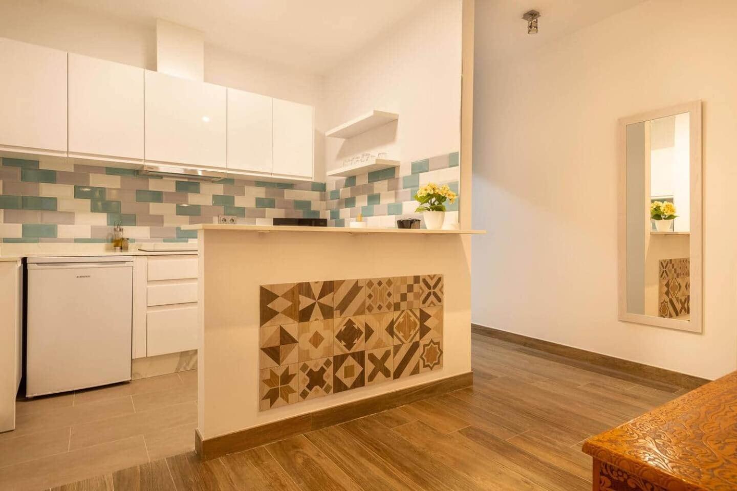 La Pimentera Central Apartments - Con Patio Privado 马尔韦利亚 外观 照片