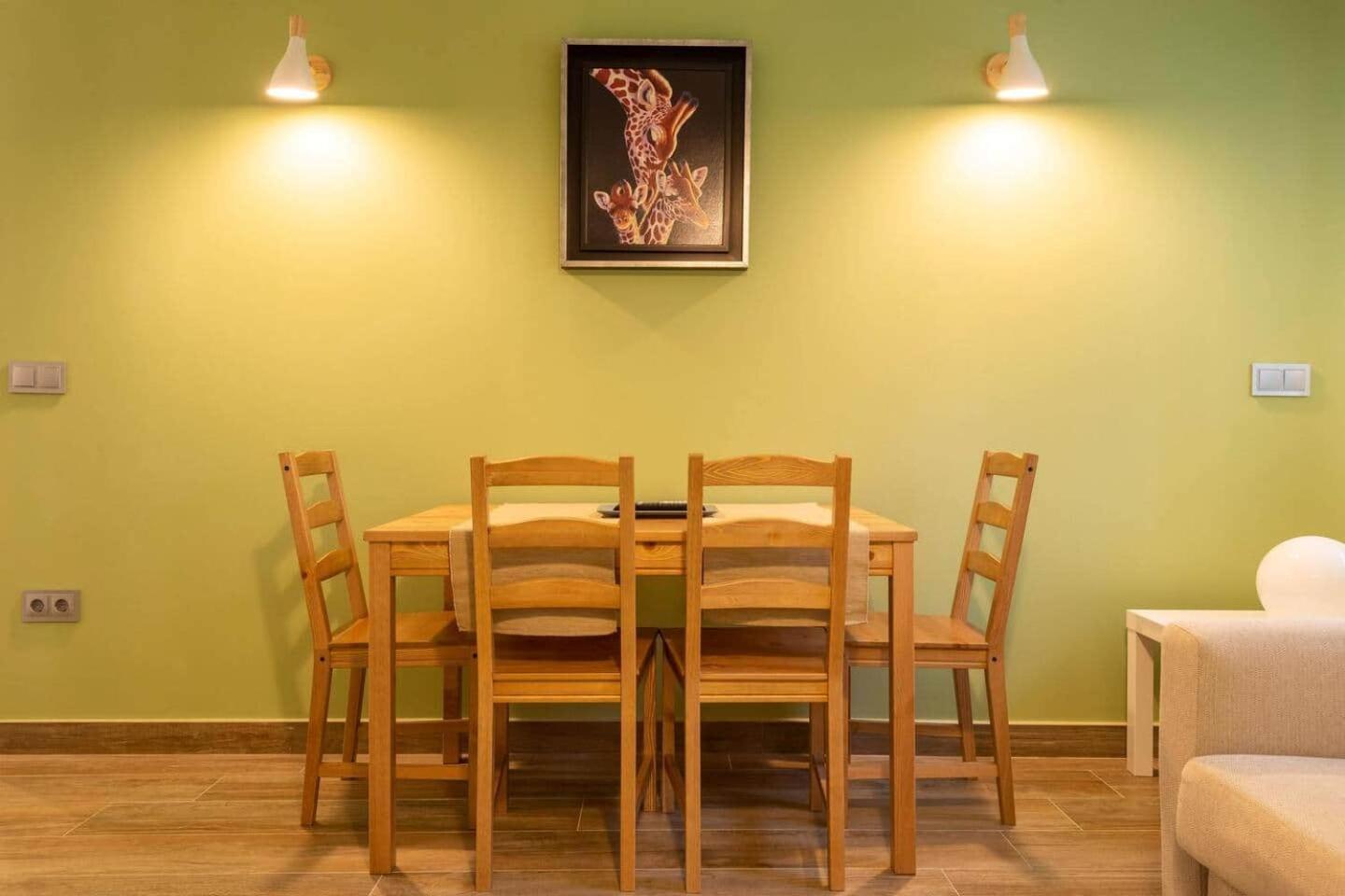 La Pimentera Central Apartments - Con Patio Privado 马尔韦利亚 外观 照片