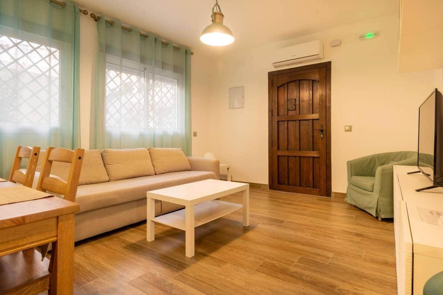 La Pimentera Central Apartments - Con Patio Privado 马尔韦利亚 外观 照片
